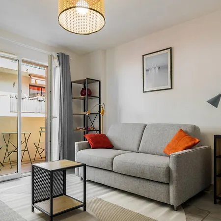 Apartment Au Port De Nizza