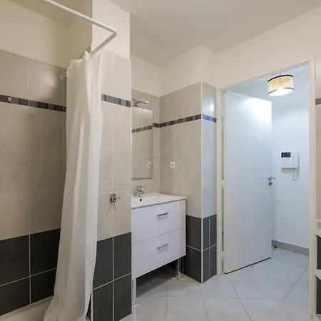 Au Port De * Ницца