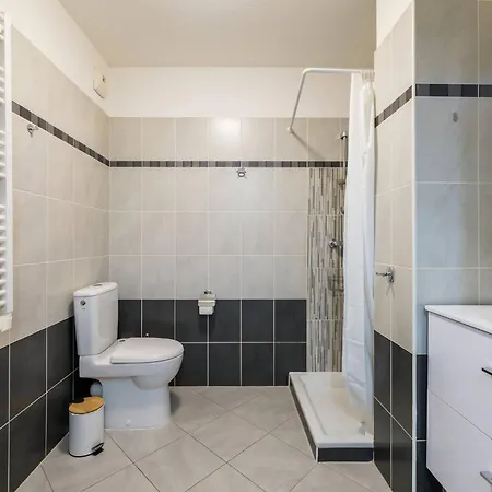 Au Port De Apartment Nizza